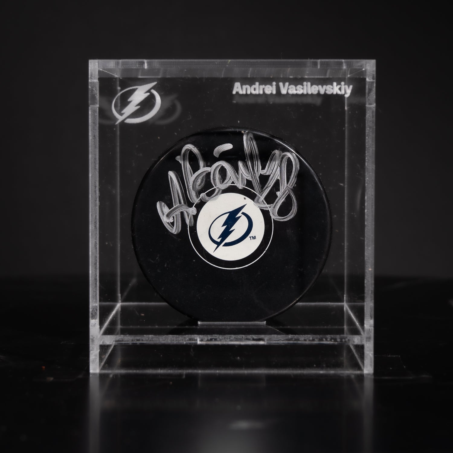 Puck Firmado Andrei Vasilevskiy - Tampa Bay Lightning